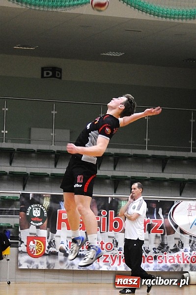 Zdjęcie w galerii na portalu naszraciborz.pl: Lider z Zawiercia zgarnął trzy punkty wiadomości z regionu