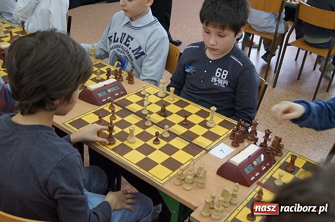 Zdjęcie w galerii na portalu naszraciborz.pl: IX Mikołajkowy Turniej Szachowy o Puchar Dyrektora SP 4 wiadomości z regionu
