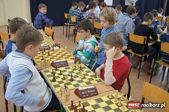 Zdjęcie w galerii na portalu naszraciborz.pl: IX Mikołajkowy Turniej Szachowy o Puchar Dyrektora SP 4 wiadomości z regionu