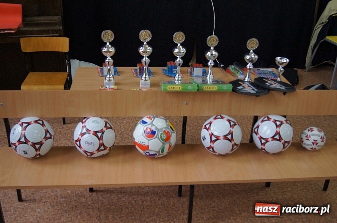 Zdjęcie w galerii na portalu naszraciborz.pl: IX Mikołajkowy Turniej Szachowy o Puchar Dyrektora SP 4 wiadomości z regionu