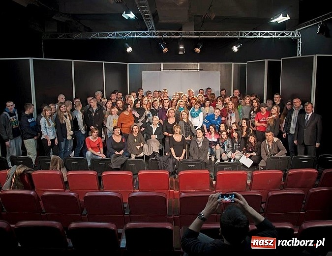 Zdjęcie w galerii na portalu naszraciborz.pl: Aktorzy z Zakładu Poprawczego na warsztatach artystycznych w Warszawie wiadomości z regionu