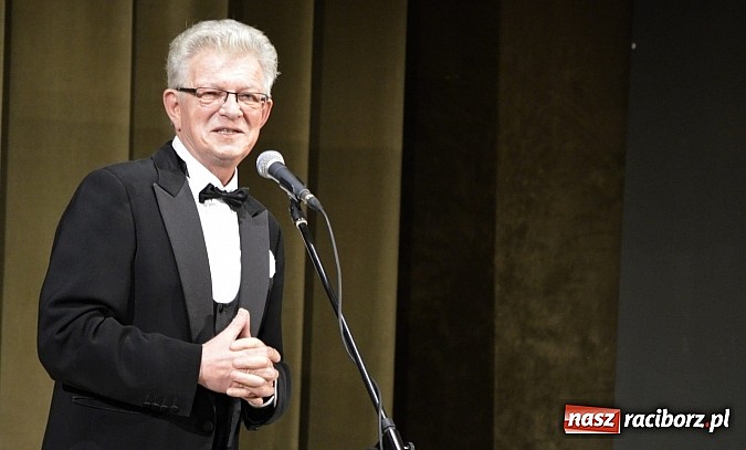 Zdjęcie w galerii na portalu naszraciborz.pl: W krainie uśmiechu na deskach RCK wiadomości z regionu