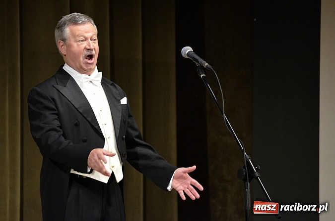 Zdjęcie w galerii na portalu naszraciborz.pl: W krainie uśmiechu na deskach RCK wiadomości z regionu