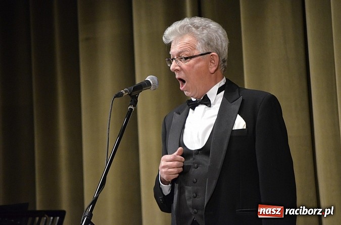 Zdjęcie w galerii na portalu naszraciborz.pl: W krainie uśmiechu na deskach RCK wiadomości z regionu