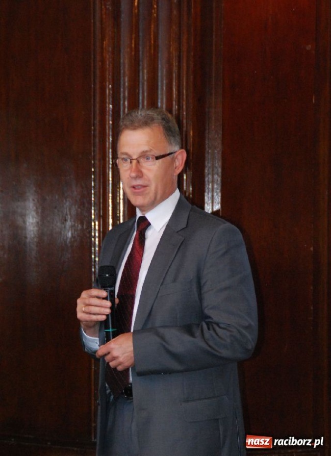 Zdjęcie w galerii na portalu naszraciborz.pl: Konkurs w I LO: państwo a samorząd wiadomości z regionu