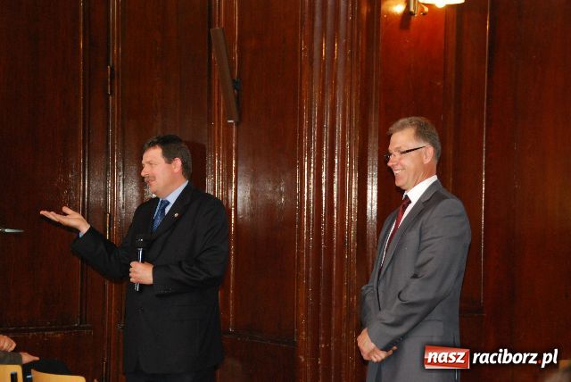 Zdjęcie w galerii na portalu naszraciborz.pl: Konkurs w I LO: państwo a samorząd wiadomości z regionu