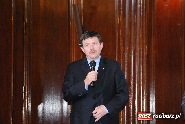 Zdjęcie w galerii na portalu naszraciborz.pl: Konkurs w I LO: państwo a samorząd wiadomości z regionu