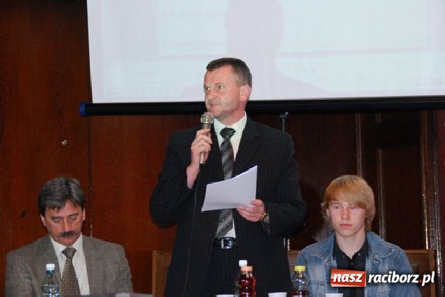 Zdjęcie w galerii na portalu naszraciborz.pl: Konkurs w I LO: państwo a samorząd wiadomości z regionu