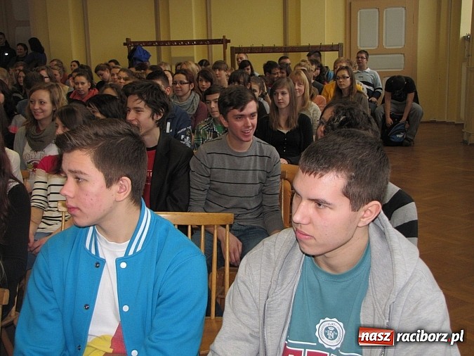 Zdjęcie w galerii na portalu naszraciborz.pl: W Ekonomiku rozdano nagrody za udział w konkursach wiadomości z regionu