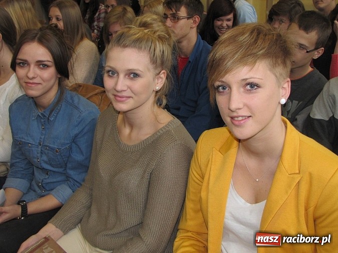 Zdjęcie w galerii na portalu naszraciborz.pl: W Ekonomiku rozdano nagrody za udział w konkursach wiadomości z regionu