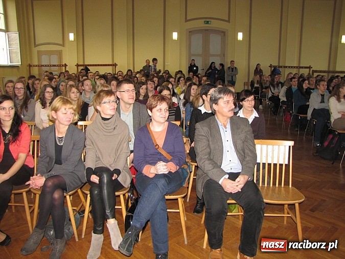 Zdjęcie w galerii na portalu naszraciborz.pl: W Ekonomiku rozdano nagrody za udział w konkursach wiadomości z regionu