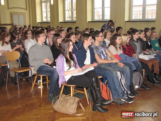 Zdjęcie w galerii na portalu naszraciborz.pl: W Ekonomiku rozdano nagrody za udział w konkursach wiadomości z regionu