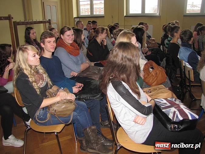 Zdjęcie w galerii na portalu naszraciborz.pl: W Ekonomiku rozdano nagrody za udział w konkursach wiadomości z regionu