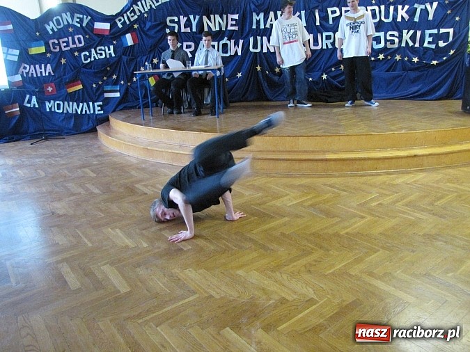 Zdjęcie w galerii na portalu naszraciborz.pl: W Ekonomiku rozdano nagrody za udział w konkursach wiadomości z regionu