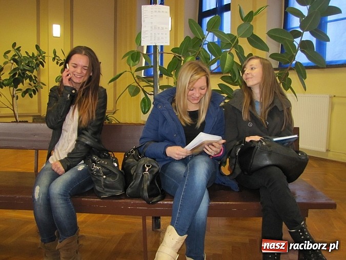 Zdjęcie w galerii na portalu naszraciborz.pl: W Ekonomiku rozdano nagrody za udział w konkursach wiadomości z regionu