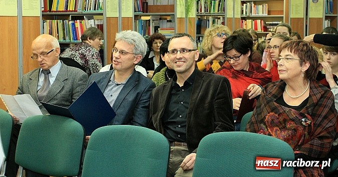 Zdjęcie w galerii na portalu naszraciborz.pl: O Tuwimie – tłumaczu w bibliotece PWSZ wiadomości z regionu