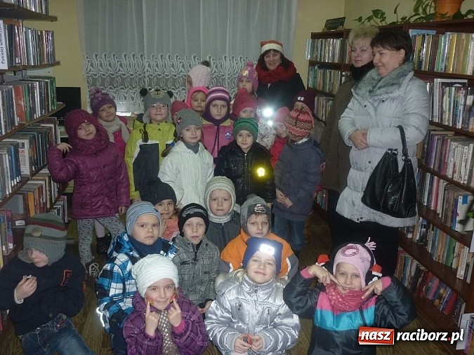 Zdjęcie w galerii na portalu naszraciborz.pl: Europejskie Mikołajki w bibliotece wiadomości z regionu