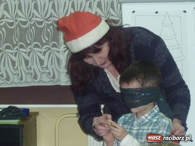 Zdjęcie w galerii na portalu naszraciborz.pl: Europejskie Mikołajki w bibliotece wiadomości z regionu