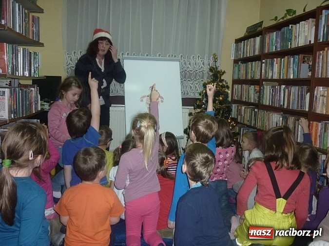 Zdjęcie w galerii na portalu naszraciborz.pl: Europejskie Mikołajki w bibliotece wiadomości z regionu