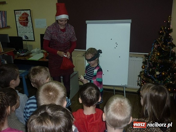 Zdjęcie w galerii na portalu naszraciborz.pl: Europejskie Mikołajki w bibliotece wiadomości z regionu
