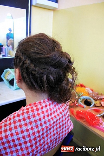 Zdjęcie w galerii na portalu naszraciborz.pl: Salon fryzjersko-kosmetyczny w ZSZ wiadomości z regionu