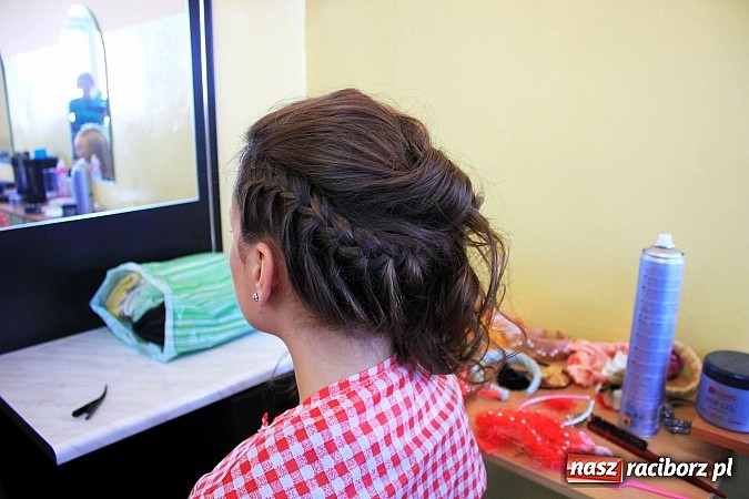 Zdjęcie w galerii na portalu naszraciborz.pl: Salon fryzjersko-kosmetyczny w ZSZ wiadomości z regionu