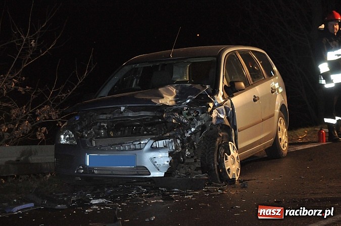 Zdjęcie w galerii na portalu naszraciborz.pl: Czołowe zderzenie na ulicy Brzeskiej wiadomości z regionu