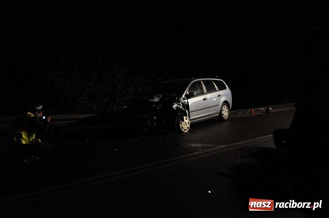Zdjęcie w galerii na portalu naszraciborz.pl: Czołowe zderzenie na ulicy Brzeskiej wiadomości z regionu