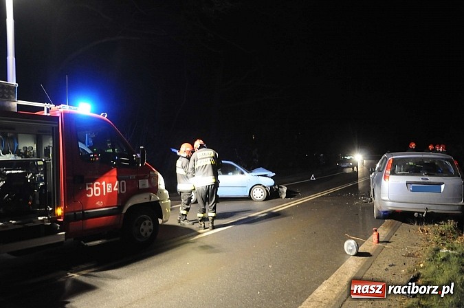 Zdjęcie w galerii na portalu naszraciborz.pl: Czołowe zderzenie na ulicy Brzeskiej wiadomości z regionu