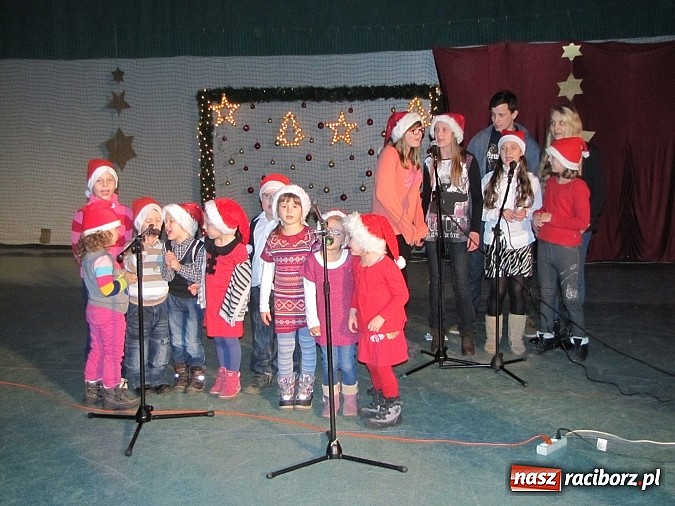 Zdjęcie w galerii na portalu naszraciborz.pl: Kiermasz bożonarodzeniowy w Nędzy wiadomości z regionu