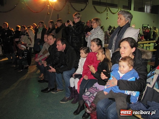 Zdjęcie w galerii na portalu naszraciborz.pl: Kiermasz bożonarodzeniowy w Nędzy wiadomości z regionu