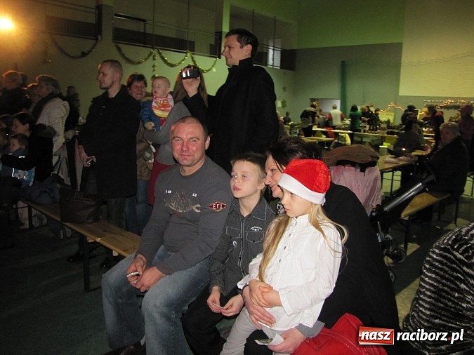 Zdjęcie w galerii na portalu naszraciborz.pl: Kiermasz bożonarodzeniowy w Nędzy wiadomości z regionu