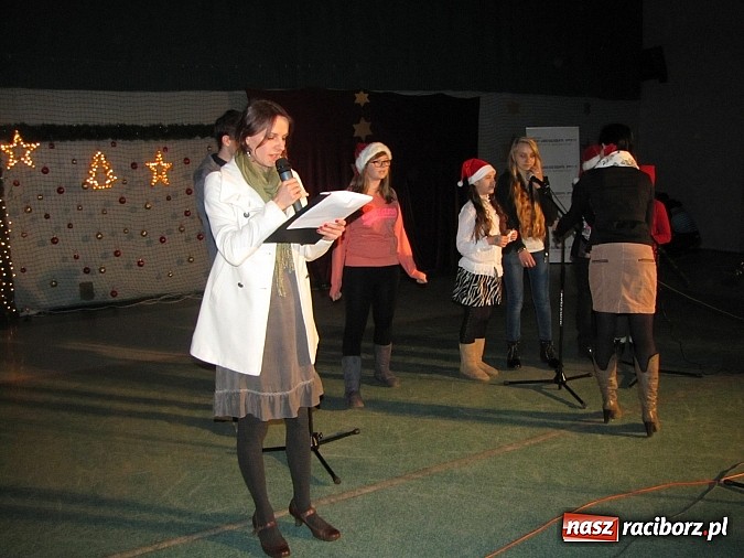 Zdjęcie w galerii na portalu naszraciborz.pl: Kiermasz bożonarodzeniowy w Nędzy wiadomości z regionu