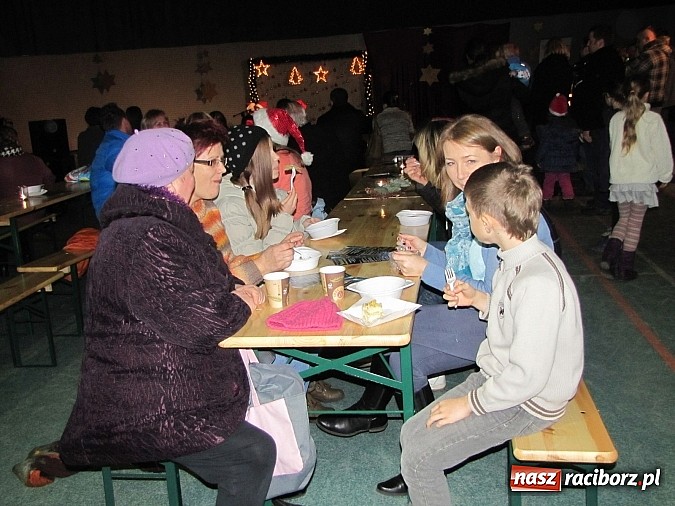 Zdjęcie w galerii na portalu naszraciborz.pl: Kiermasz bożonarodzeniowy w Nędzy wiadomości z regionu