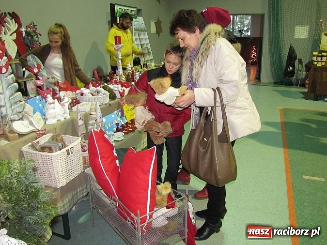Zdjęcie w galerii na portalu naszraciborz.pl: Kiermasz bożonarodzeniowy w Nędzy wiadomości z regionu