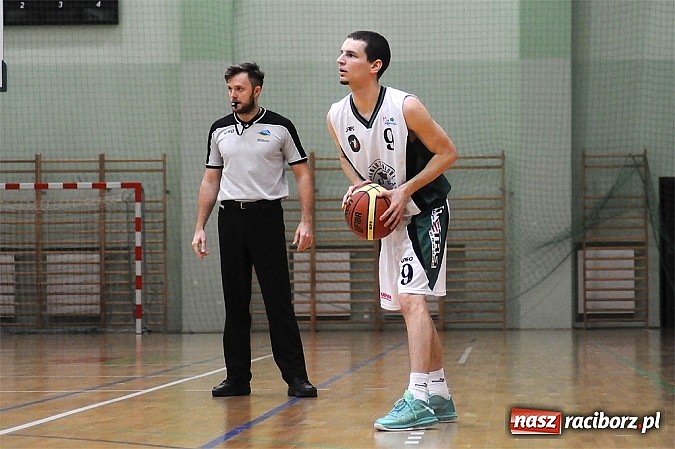 Zdjęcie w galerii na portalu naszraciborz.pl: Koszykówka. Porażka na własne życzenie wiadomości z regionu