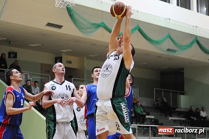 Zdjęcie w galerii na portalu naszraciborz.pl: Koszykówka. Porażka na własne życzenie wiadomości z regionu