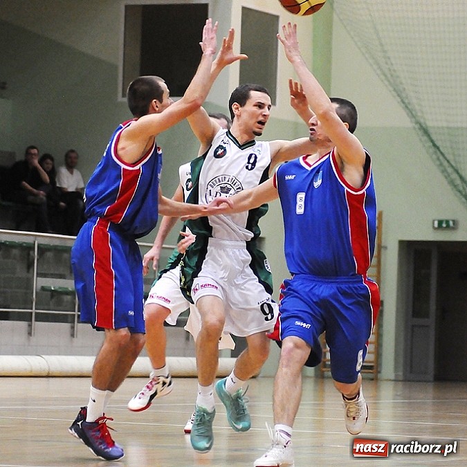 Zdjęcie w galerii na portalu naszraciborz.pl: Koszykówka. Porażka na własne życzenie wiadomości z regionu