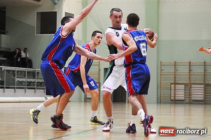 Zdjęcie w galerii na portalu naszraciborz.pl: Koszykówka. Porażka na własne życzenie wiadomości z regionu