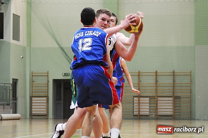 Zdjęcie w galerii na portalu naszraciborz.pl: Koszykówka. Porażka na własne życzenie wiadomości z regionu
