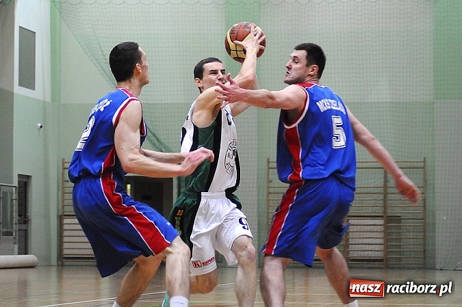 Zdjęcie w galerii na portalu naszraciborz.pl: Koszykówka. Porażka na własne życzenie wiadomości z regionu