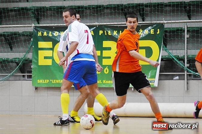 Zdjęcie w galerii na portalu naszraciborz.pl: Wygrane Żorskiej i Cukierni. Pierwsze punkty Czarnych Koszul wiadomości z regionu