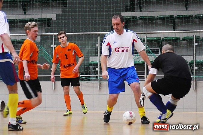 Zdjęcie w galerii na portalu naszraciborz.pl: Wygrane Żorskiej i Cukierni. Pierwsze punkty Czarnych Koszul wiadomości z regionu