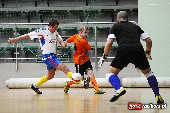 Zdjęcie w galerii na portalu naszraciborz.pl: Wygrane Żorskiej i Cukierni. Pierwsze punkty Czarnych Koszul wiadomości z regionu