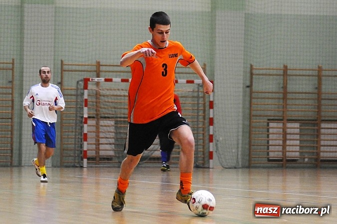 Zdjęcie w galerii na portalu naszraciborz.pl: Wygrane Żorskiej i Cukierni. Pierwsze punkty Czarnych Koszul wiadomości z regionu