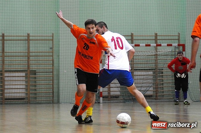 Zdjęcie w galerii na portalu naszraciborz.pl: Wygrane Żorskiej i Cukierni. Pierwsze punkty Czarnych Koszul wiadomości z regionu