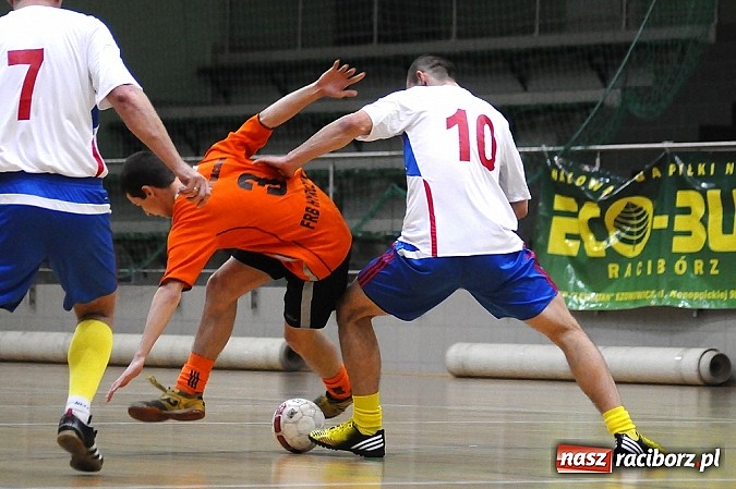 Zdjęcie w galerii na portalu naszraciborz.pl: Wygrane Żorskiej i Cukierni. Pierwsze punkty Czarnych Koszul wiadomości z regionu