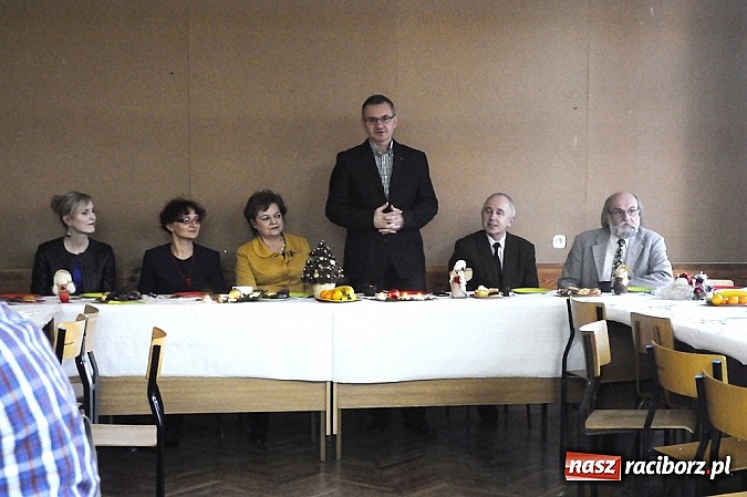 Zdjęcie w galerii na portalu naszraciborz.pl: Wigilia slawist&oacute;w z raciborskiej PWSZ wiadomości z regionu