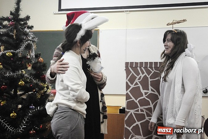 Zdjęcie w galerii na portalu naszraciborz.pl: Wigilia slawist&oacute;w z raciborskiej PWSZ wiadomości z regionu