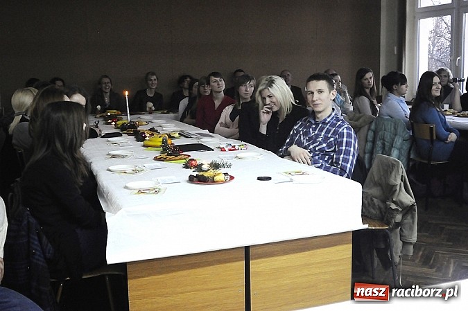 Zdjęcie w galerii na portalu naszraciborz.pl: Wigilia slawist&oacute;w z raciborskiej PWSZ wiadomości z regionu